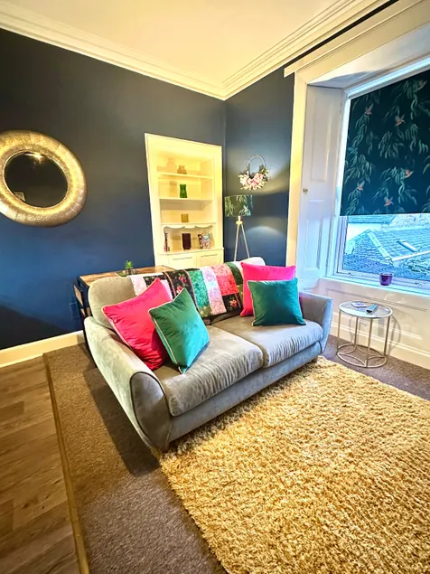 Small Cosy Flat - Image 1