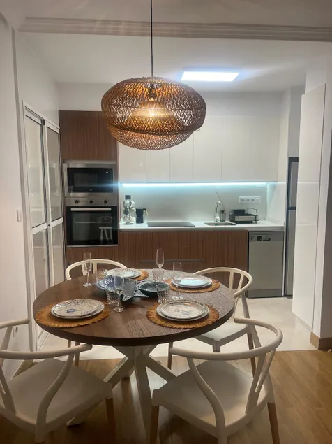 Apartment with A/C, swimming pool, and paddle/tennis court. - Image 1