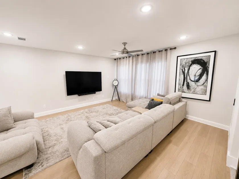 Entire house - Luxury 2 bedroom - Image 1