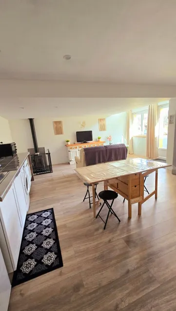 Warm 2-bedroom in the countryside. - Image 1