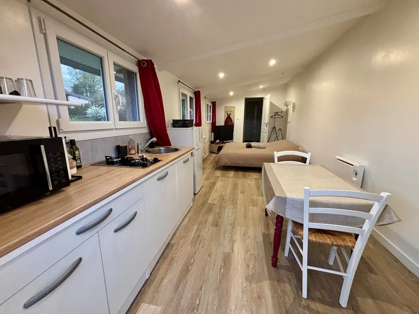 Cozy studio + secure parking near Charleville - Image 1