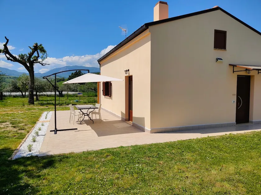 the cottage: house with large garden - Image 1
