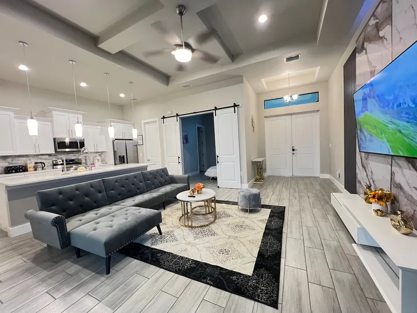 Luxury New Modern Home2024 - Image 1