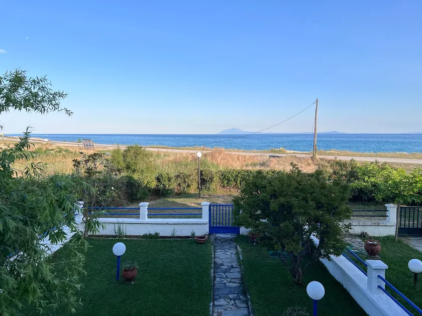 Deppy’s Seaside Maisonette - Image 1