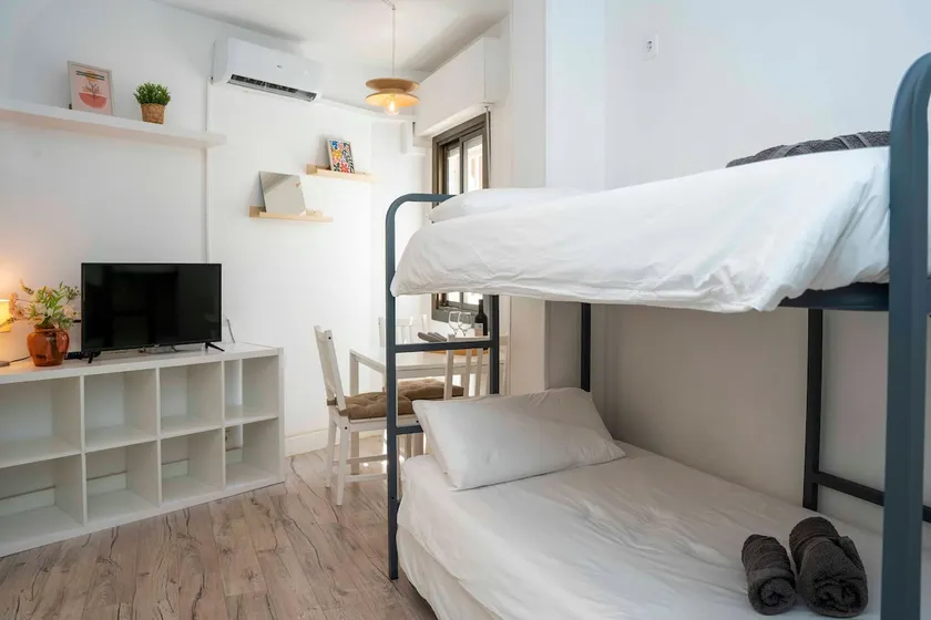Studio 10 min to City Center - Image 1