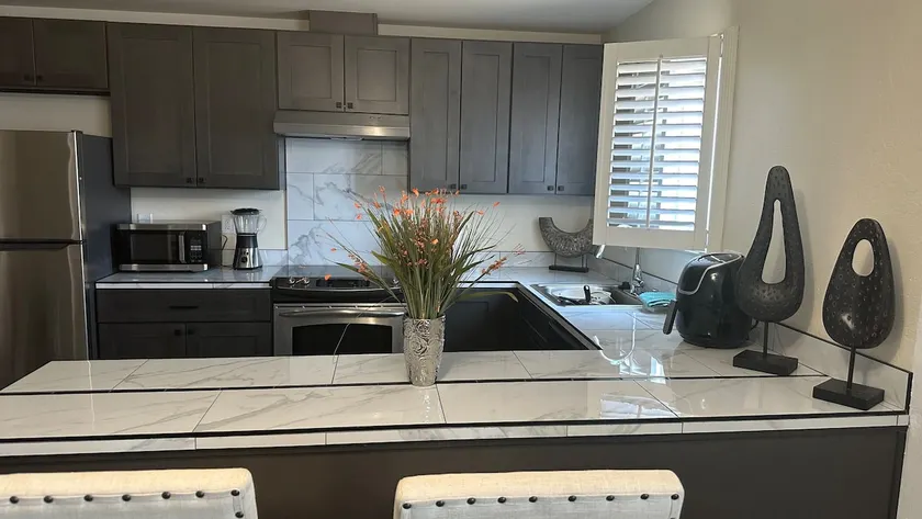 Cozy Marina Condo - Image 1