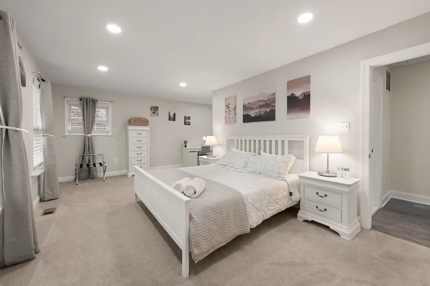 Elegant Home - Image 1