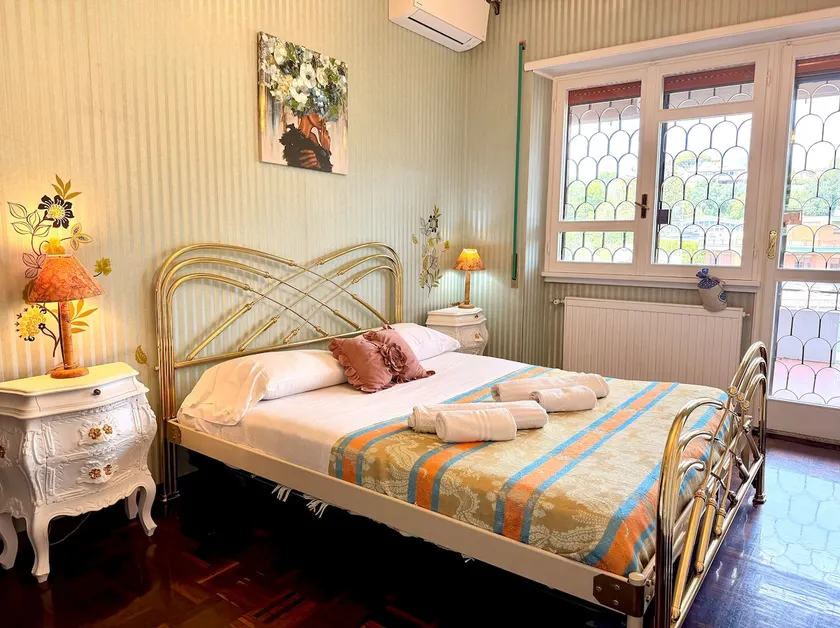 Roma VILLA BONELLi Train St - Spacious Family Home - Image 1