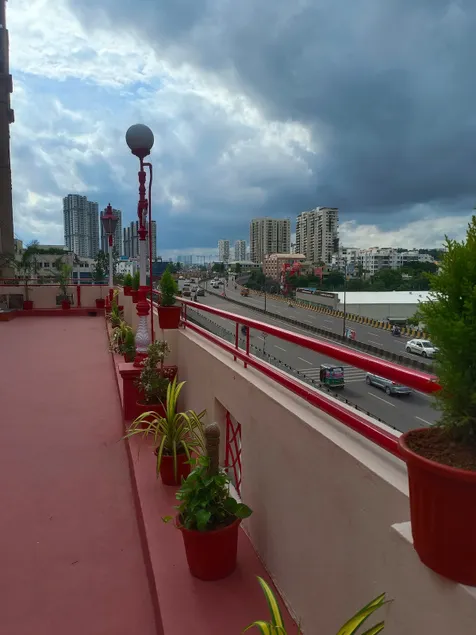 Stellar Skyline Penthouse - Image 1