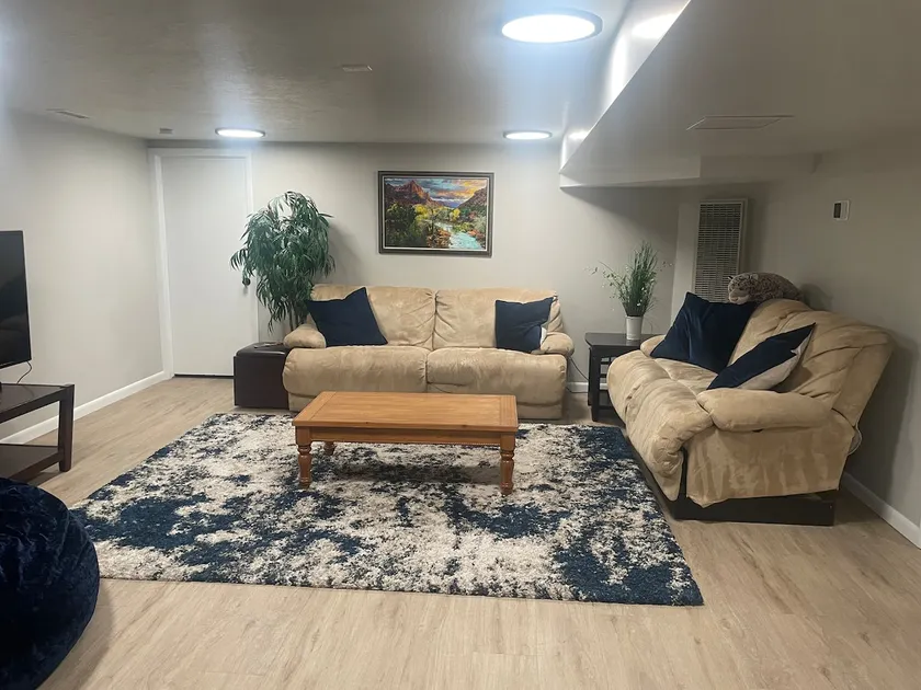 Great Place! Full basement apartment 2B/1B - Image 1
