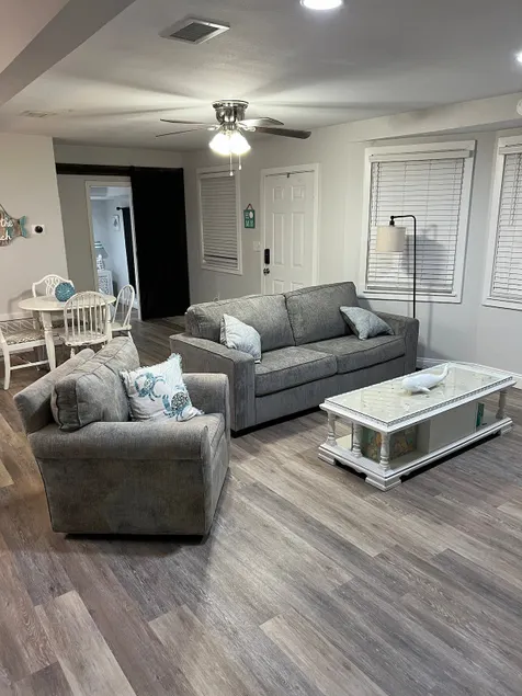 The Beach Themed House - 7 min from beach - Image 1