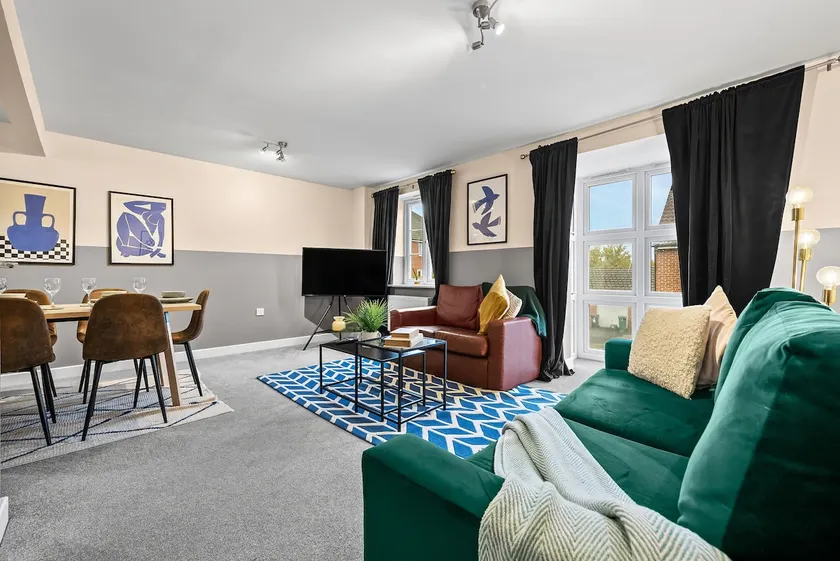 Stunning 5 BR House - Business Stays - Parking - Image 1