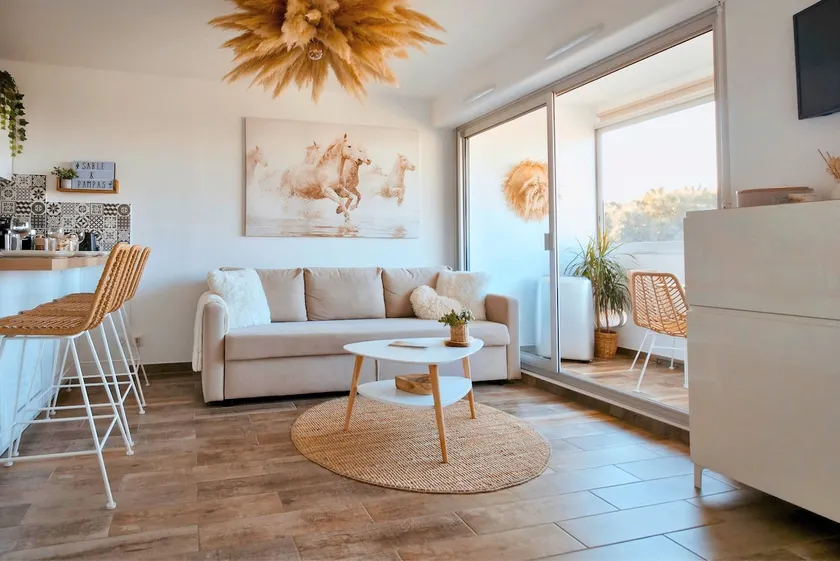 Sable & Pampas — Premium Accommodation 200 m from the Beach - Image 1