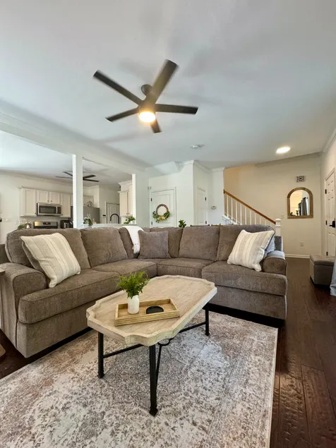 Luxe Oasis Northshore Choto Pets OK 3 KING 4 TWINS - Image 1