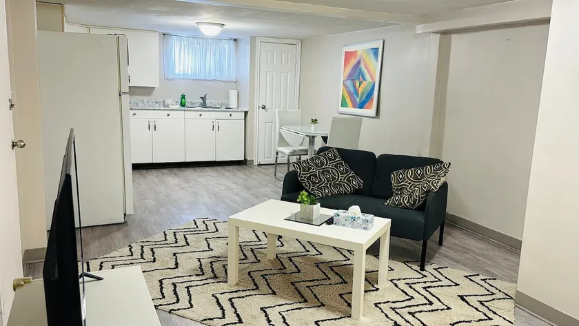 Cozy Warm Entire Suite - Image 1