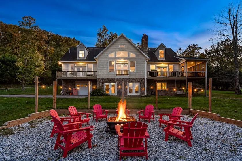 Stunning View, Riverfront Privacy, 18-Acre Estate! - Image 1