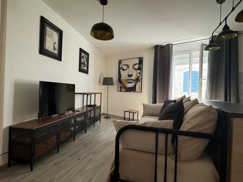 Duplex – 5 min to center – self check-in – 2 to 4 people - Image 1