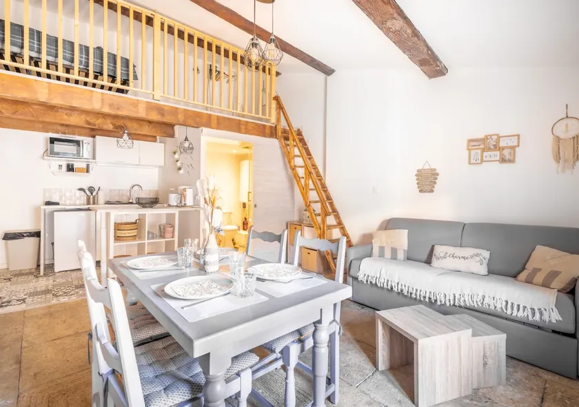 Cozy apartment Central Beaucaire for 2 guests - Image 1