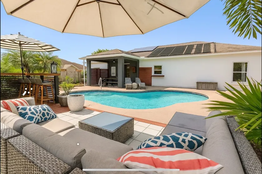 4bedroom Tropical Oasis in Treasure Coast - Image 1