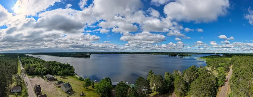 9 Bed Lake House - Summer Dates Available - Image 1