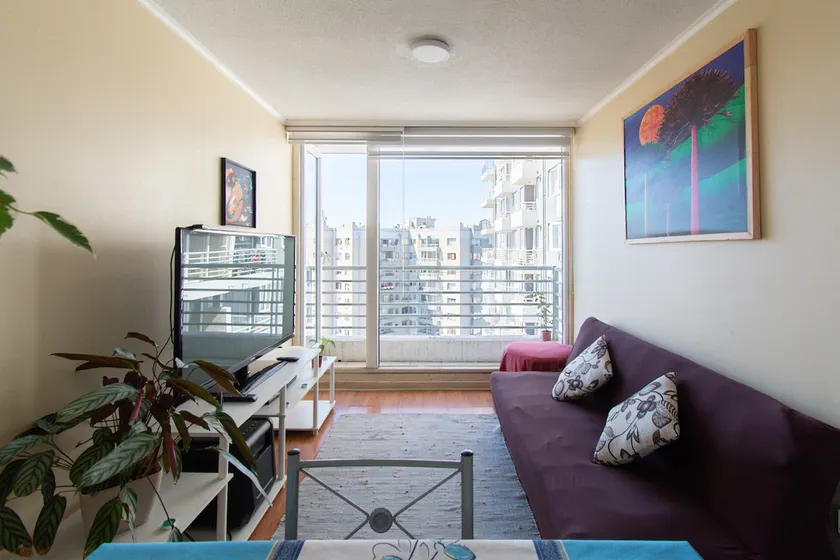 Parking and pool, downtown and great view - Image 1