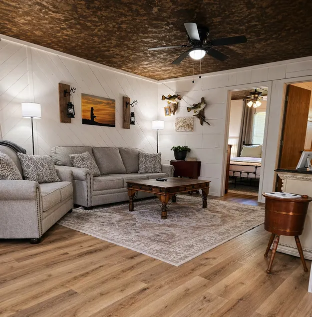Secluded • Table Rock Lake Cabin • Near Branson - Image 1