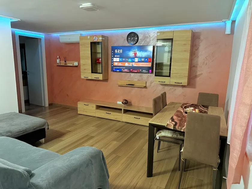 Trendy Home - Image 1