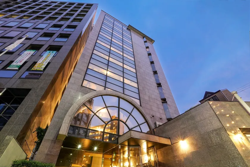 220m from Daikokucho Station, 1 stop to Namba/Shinsaibashi, straight to Umeda, entire apartment, 2 bedrooms, 5 people - Image 1