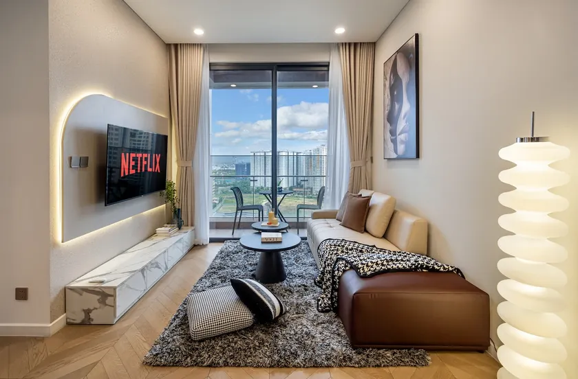 Lumiere Prestige Corner 2BR SkyView | Pool & Gym - Image 1
