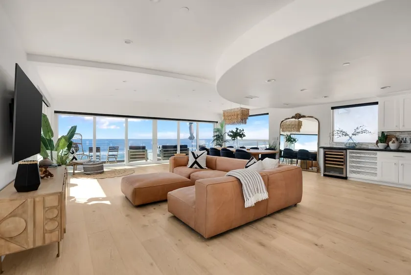 Beachfront BOHO Dream Penthouse! - Image 1