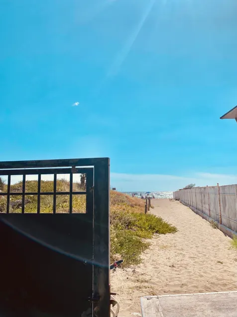 Seaside house with direct beach access I - Image 1