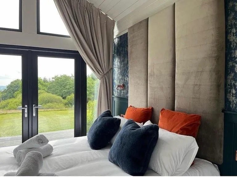 Ultimate Luxury Cabin - Image 1
