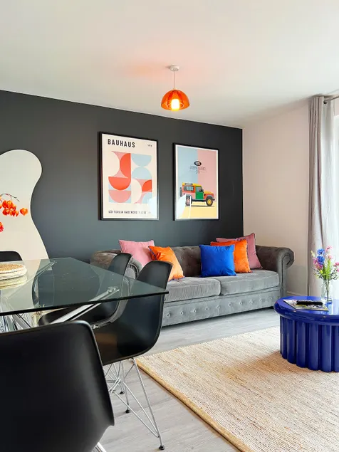 Modern Hatfield 2 Bed Apt - Free Gated Parking - Image 1