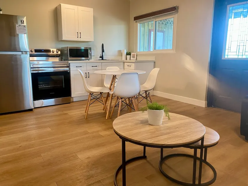 Bayfield Retreat • Near Grand Bend • Pool+Hottub 6 - Image 1