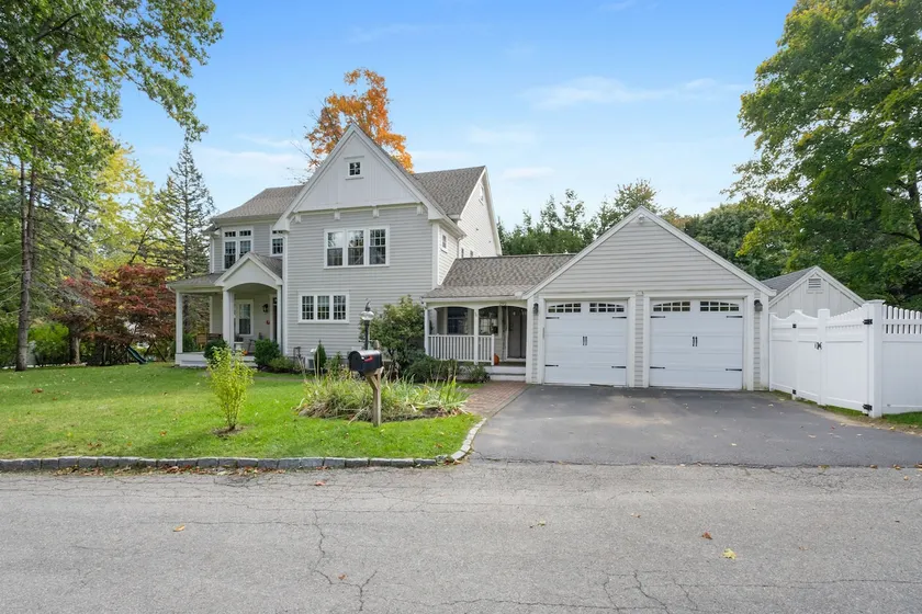 Modern Studio w/ Fire Pit, Play Area & Large Yard - Image 1