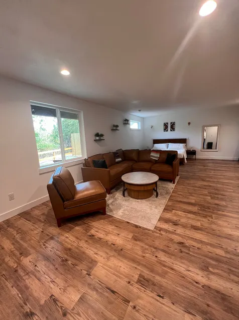 Bottorff Bungalow with Sauna & Level 2 EV charger - Image 1
