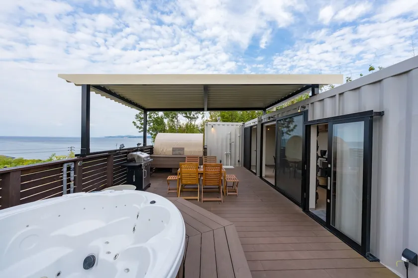 Private sauna overlooking the sea / Large jacuzzi / Rain BBQ available / Roofed terrace / Dogs OK / AKESUKE um - Image 1