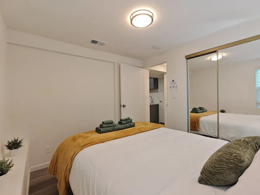 2510 - Private Ground Unit 1BR + Media room - Image 1