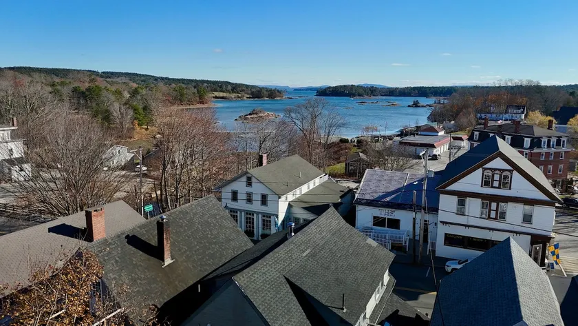 Main Stay - Blue Hill Village - Image 1