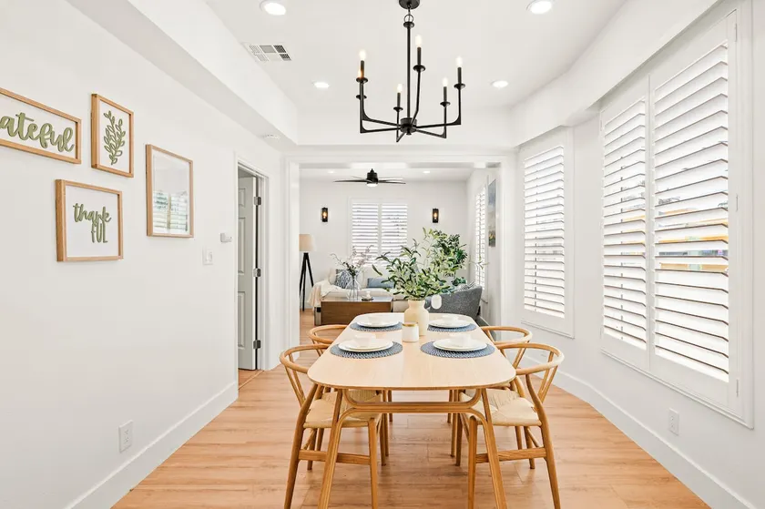 Cozy Retreat Near Downtown - Perfect for Families - Image 1