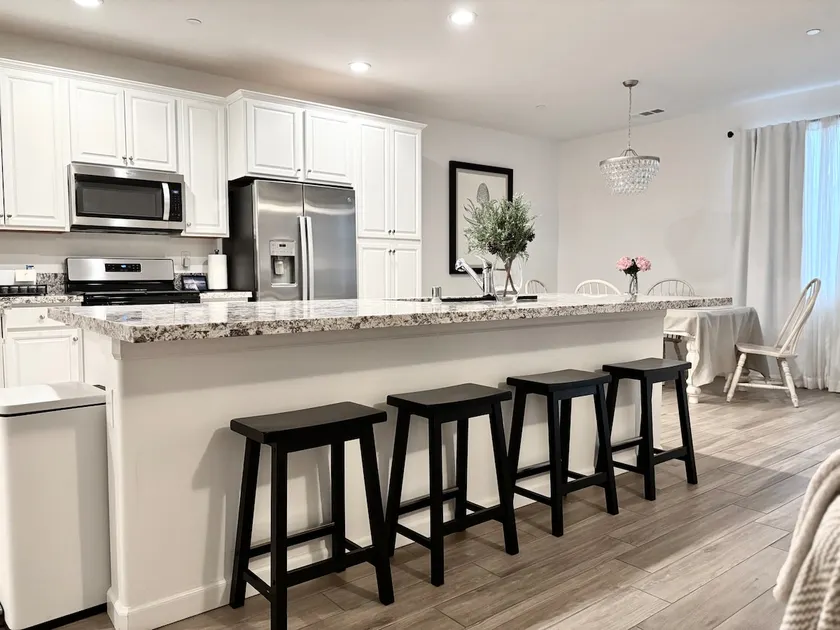 New Spacious Home · Nurse & Corp Ready · Garage - Image 1