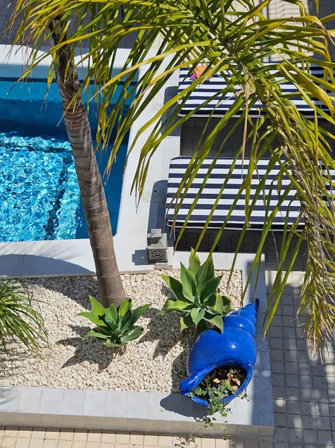 Apartment with pool [7] - Image 1