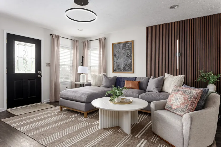 Walk to Downtown +Hot Tub, Off-Street Parking, 3BR - Image 1