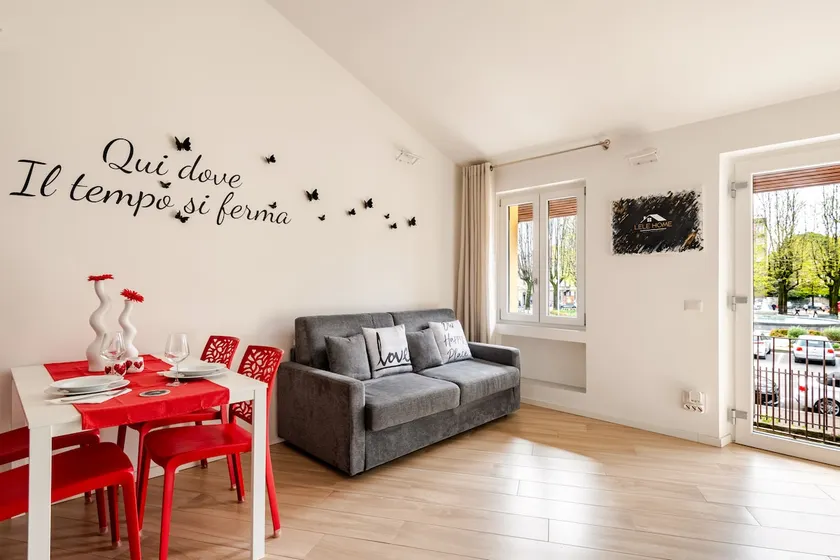 Lele Home Two-room apartment in the city center near the station - Image 1