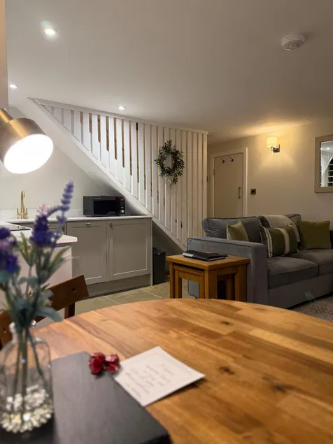 Honey Cottage - Image 1