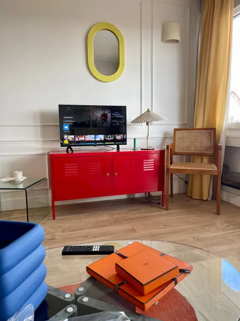 Luxurious studio with balcony close to the train station - Image 1