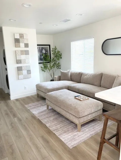 15% OFF Modern Beach House near Naval Base - Image 1