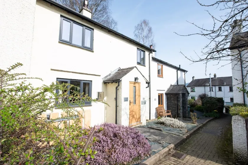 Green Beck Cottage, within walking distance of the lake, shops, pubs & restaurants of Coniston - Image 1