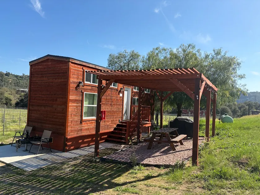 Malbec Cabin @ Vineyard Winery, 3 Adults, 1 Kid - Image 1