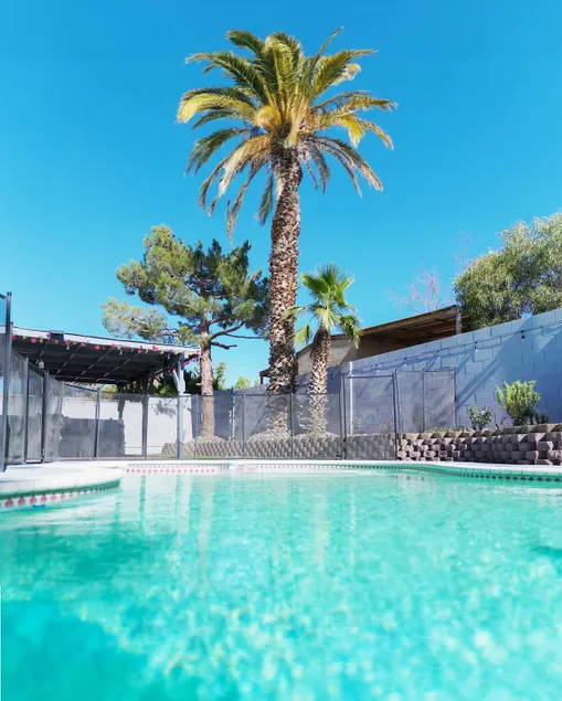 VacationHome with Spa Pool & Relaxing Gardenyard - Image 1